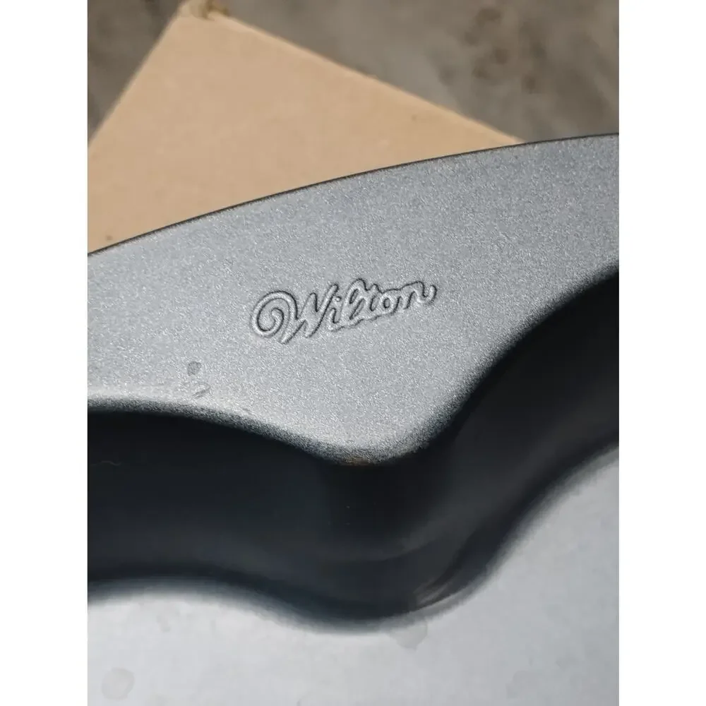 Wilton Heart Shape Cake Mold 10